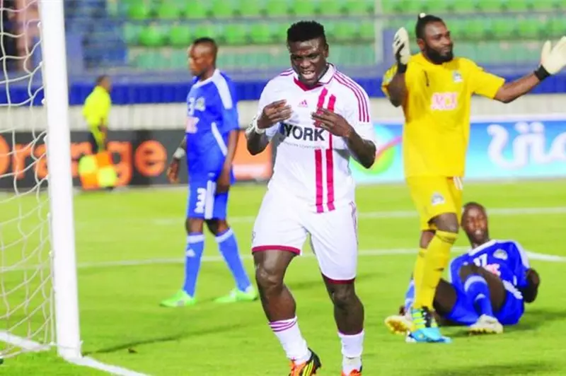 رحيل البنيني رزاق أوموتويوسي: سنوات من التألق في عالم كرة القدم