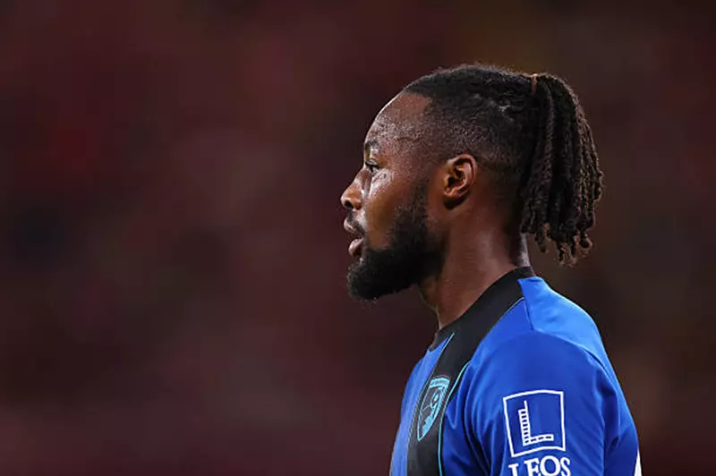 سيمنيو يعبر عن استيائه من حادثة العنصرية في مباراة ليفربول وبورنموث