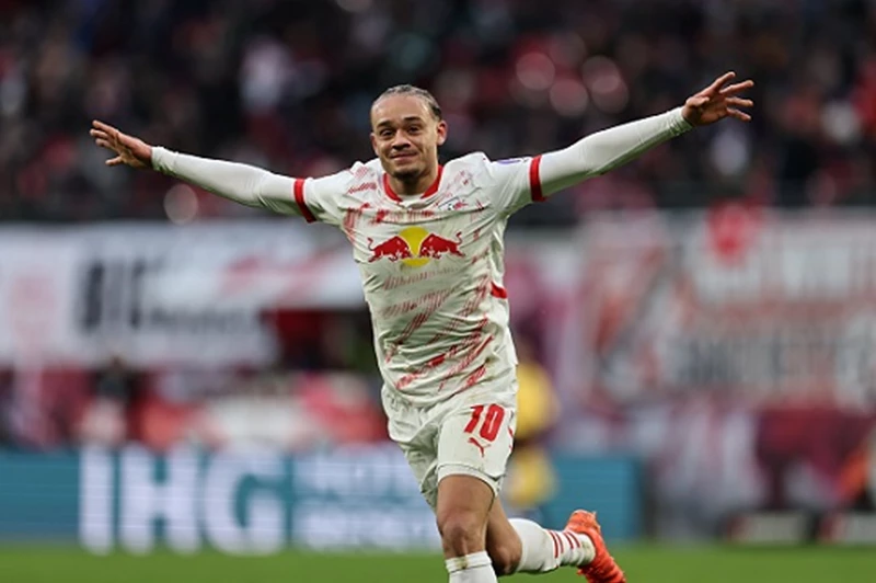 مانشستر سيتي يتنافس على ضم تشافي سيمونز للموسم القادم