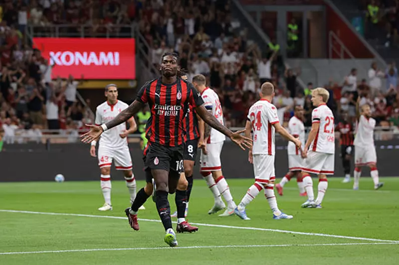 ميلان ينتزع أول انتصاراته في كأس إيطاليا أمام باري بثنائية مثيرة
