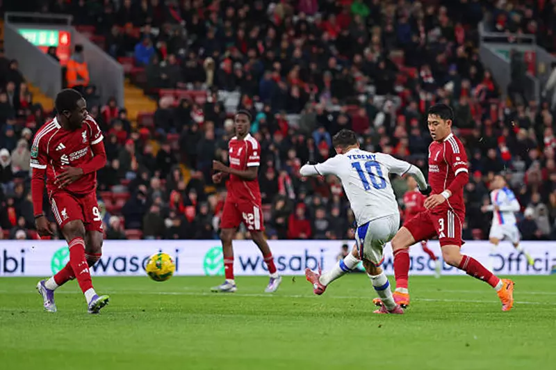 في غياب صلاح.. ليفربول يودع كاراباو